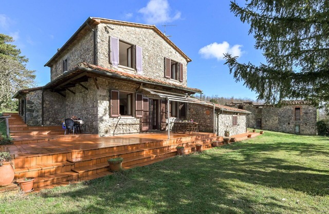 Wonderful private villa for 8 guests with WIFI, TV, patio and pets allowed
