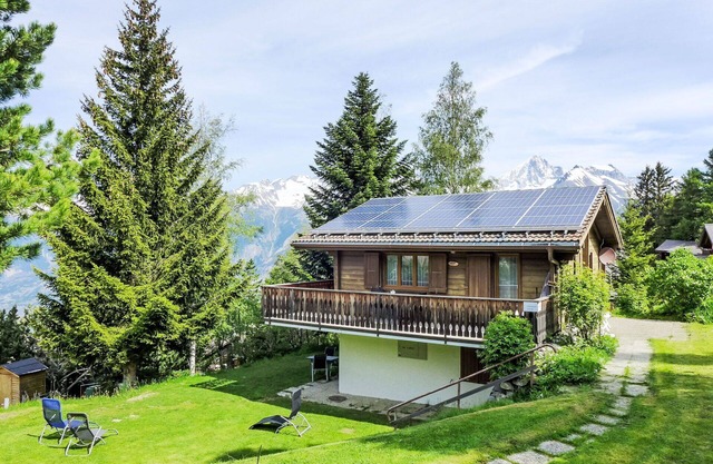 Wonderful private villa for 6 guests with TV, patio, pets allowed, panoramic view and parking