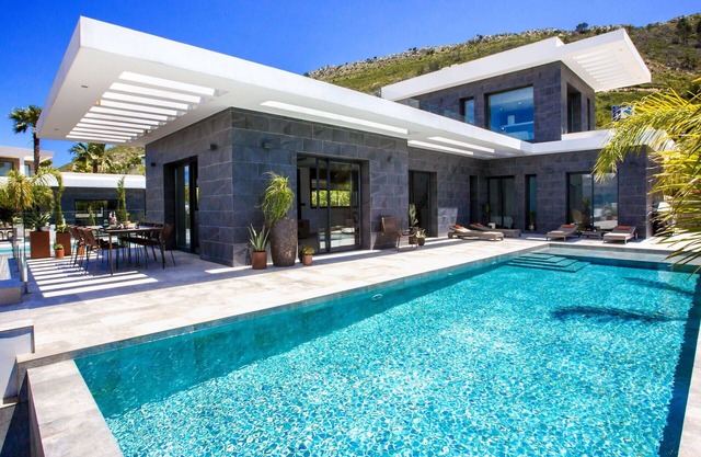 Wonderful private villa with private pool, WIFI, A/C, TV, patio, panoramic view and parking