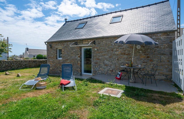 Wonderful private villa for 4 people with TV, terrace, pets allowed and parking