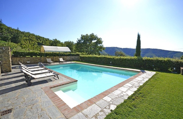 Wonderful private villa with A/C, WIFI, private pool, TV, patio and panoramic view, close to Cor.