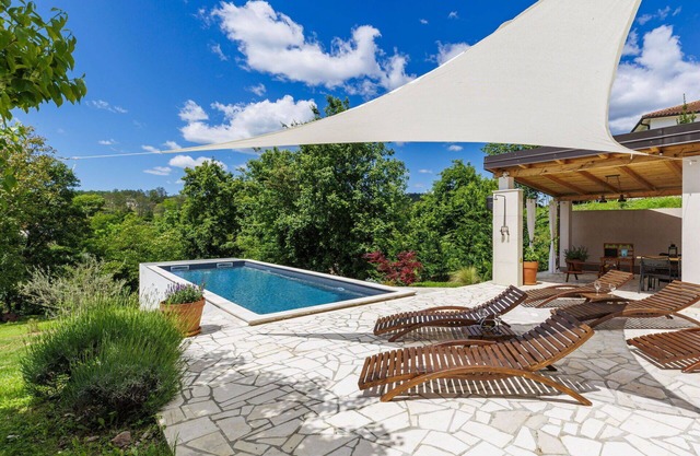 Wonderful private villa for 6 guests with WIFI, private pool, A/C, TV, terrace and parking