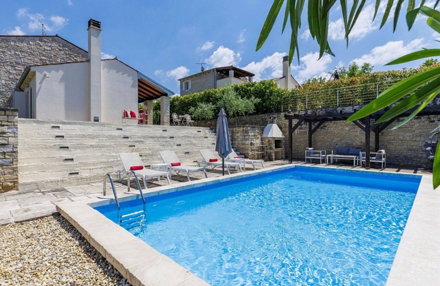 Wonderful private villa for 5 guests with private pool, A/C, WIFI, TV, patio and parking