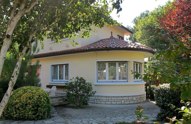 Wonderful private villa for 5 guests with WIFI, TV, terrace, pets allowed and parking