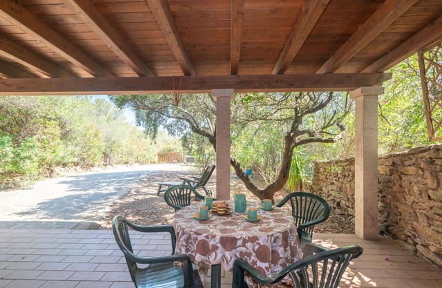 Wonderful private villa for 8 guests with WIFI, TV, patio and parking