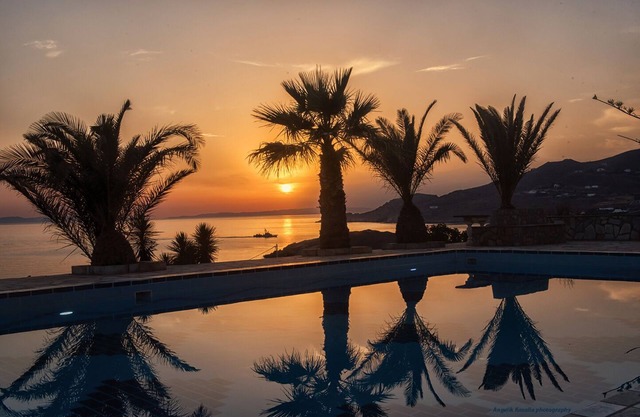 Wonderful sunsets close in the best beaches