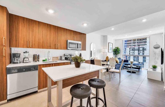 Wonderful Unit In Downtown Miami With Free Parking