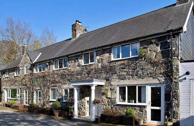 Wonderful villa for 12 guests with WIFI, hot tub and terrace