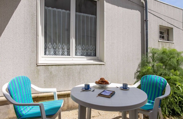 Wonderful villa for 2 people with TV, patio and parking