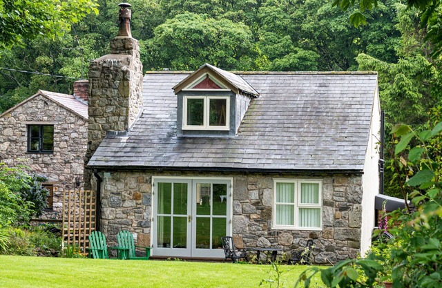 Wonderful villa for 2 guests with WIFI, TV and parking