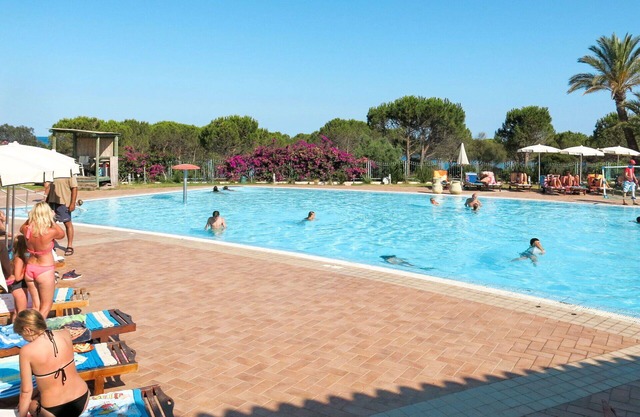 Wonderful villa for 8 people with pool, A/C, WIFI, TV, terrace, pets allowed and parking