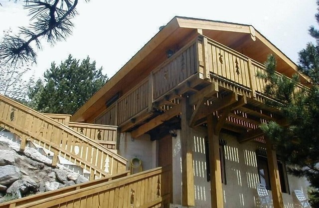WOODEN CHALET RENTAL LARGE SHADY LOT www.location-chalet-les-angles.fr