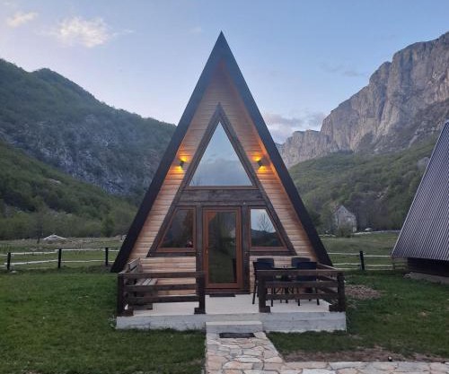 Wooden cottages KONAK