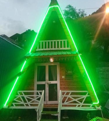 Wooden huts nr mall road for 4 person