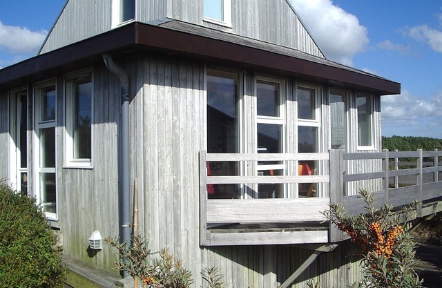 Wooden villa between sea and forest near the Baie de Somme.