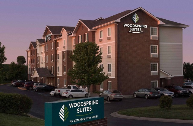 WoodSpring Suites Kansas City Lenexa