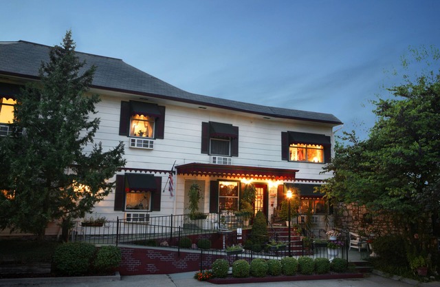 Woodstock Inn B&B