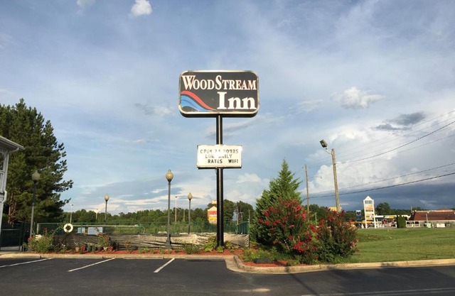 Woodstream Inn