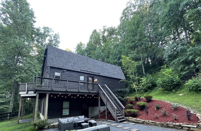 Woodsy 5-Bedroom Mountain Retreat
