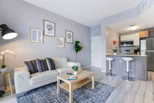 Wynwood Amazing Condo Sleeps 5 Close to Beach