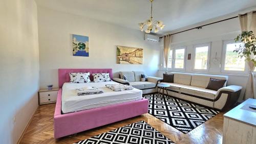 XXL apartment near promenade(ROOFTOP OASIS)