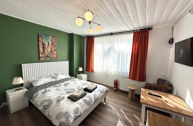 Yellowhouse Room 5