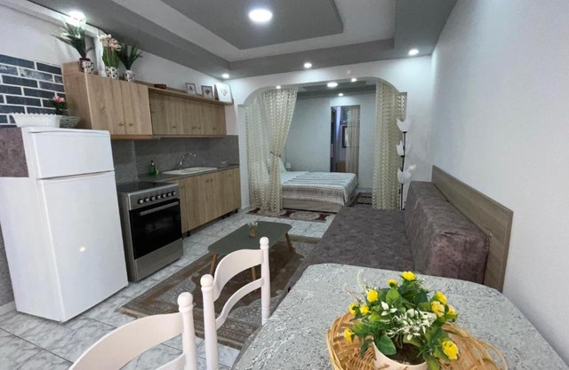 Yjëza Apartment