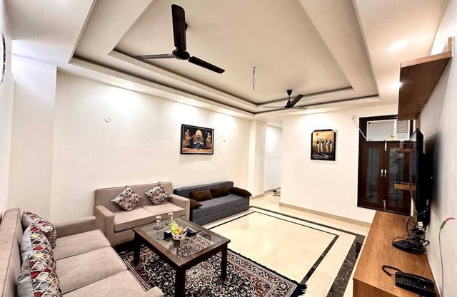 Yoga Retreat at The Ganges in Rishikesh - 5 Minutes Walk to the Nature & River
