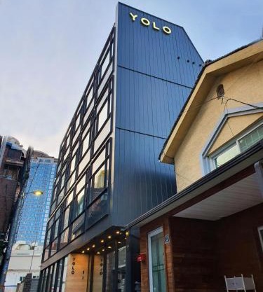 YOLO Guesthouse
