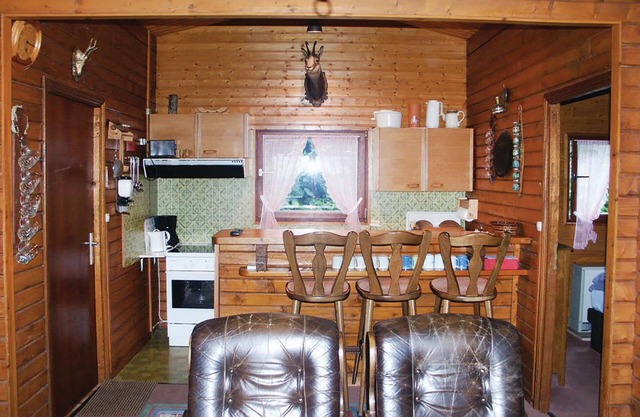 You have a breathtaking view of the Bourscheid castle from this chalet in Schlindermanderscheid.