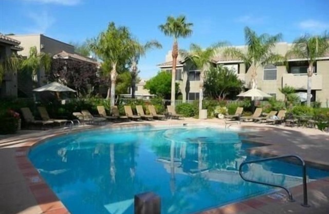 You will love this 1 bedroom condo! Resort like setting close to everything