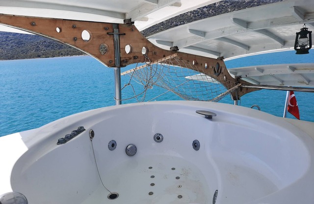 Your dream holiday become a reality in a luxury yatch