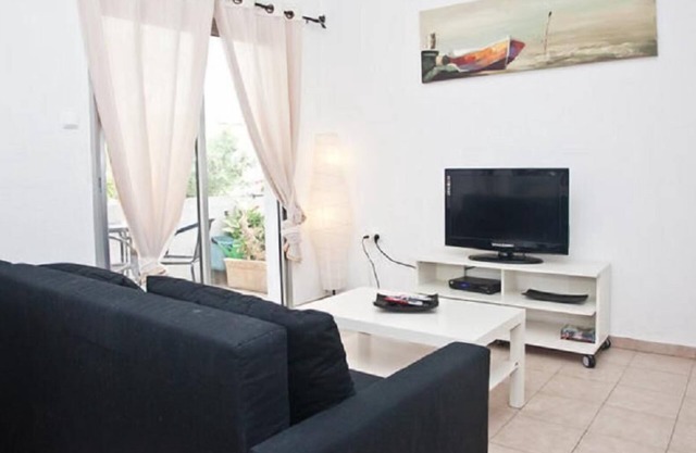 Your Home Away From Home In The Center Of Tel Aviv & 5 Minutes From The Beach