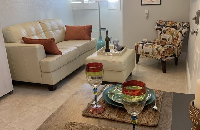 Your Oasis Retreat: Pool, style, comfort, relaxation