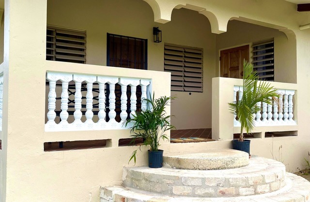Your Vacation Villa - Minutes away from the beach!