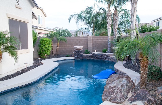 YourSunValleyEscape-4 bed/3 bath, 3100 sqft oasis in Gilbert, AZ. Private Pool!
