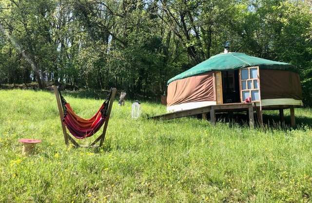 yourte avec poêle a bois
