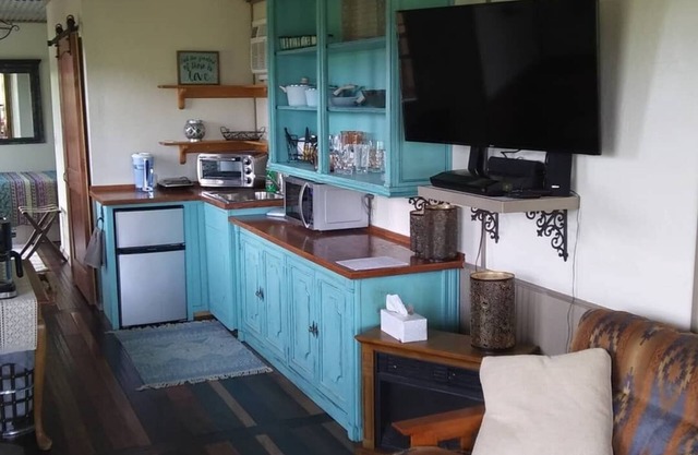 Zannabella -Valley View Lodge - scenic views-breakfast included