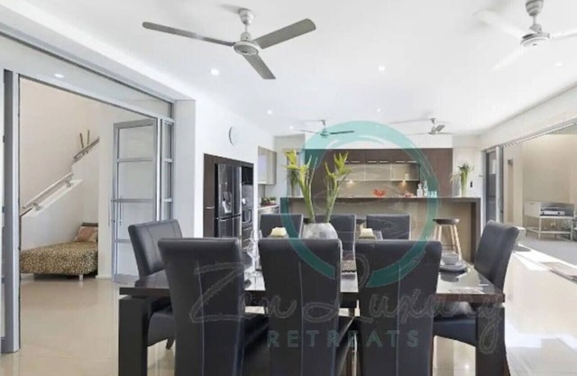 Zen Bayview Bliss: Luxury Marina Mansion