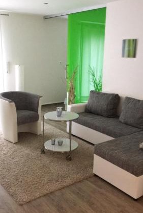 Zentrale Ferienwohnung mit Waldblick