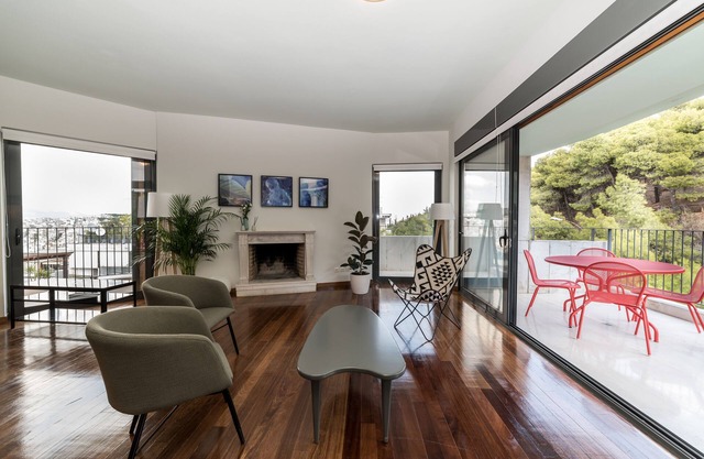 Zoia House-The Hill no. 8 by JJ Hospitality-