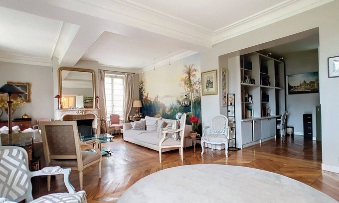 Asnieres-sur-Seine Villa | À 10 Minutes de Paris ! Villa Historique Avec Grand Jardin et Parking