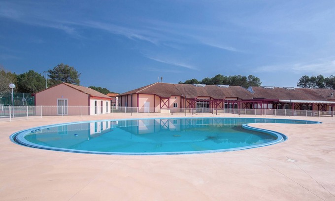 Soustons Condo | À 1km des plages | T2 + TV & Wifi | Accès piscine