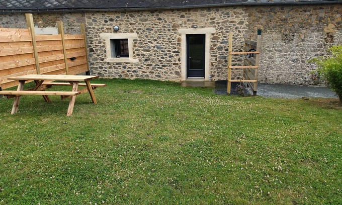 Pleguien Apartment | À 5 Minutes de la mer , Appartement Tout Confort Dans une Longère en Pierre