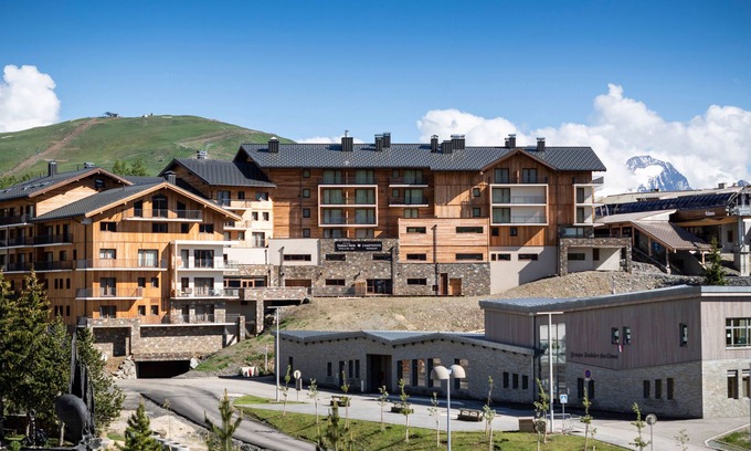 Eclose-Ouest Condo | À proximité des pistes ! Espace bien-être | Balcon