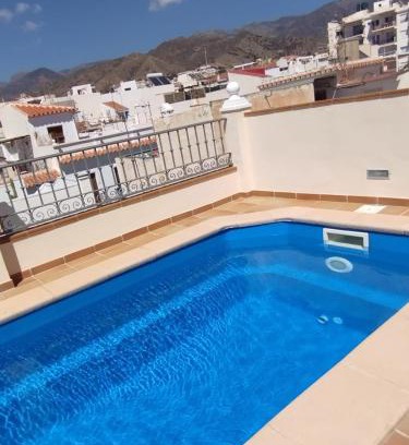 Nerja City Centre House | Ático con piscina privada en el corazón de Nerja!