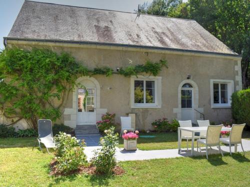 Tauxigny House | Évasion champêtre : Gîte enchanteur avec jardin clos, rivière et tout confort près des Châteaux de la Loire. - FR-1-381-506