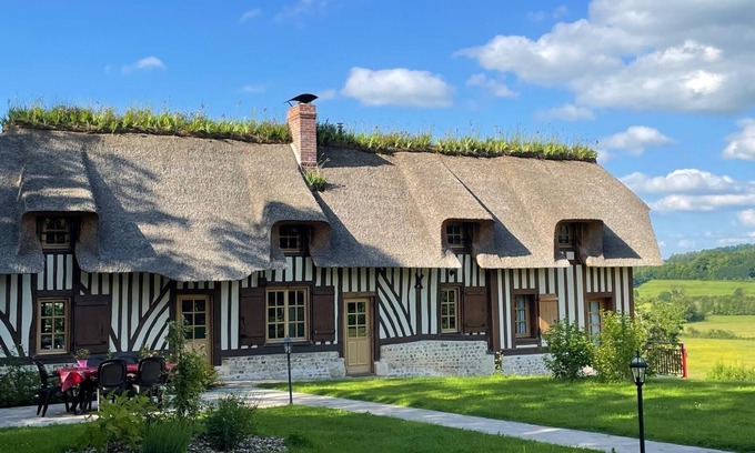 Pierrefitte-en-Auge House | Évasion en Normandie : Maison de Campagne Authentique en Normandie