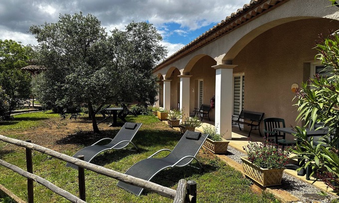 Boutenac Bed & Breakfast | Évasion Paisible à L'oasis des Corbières