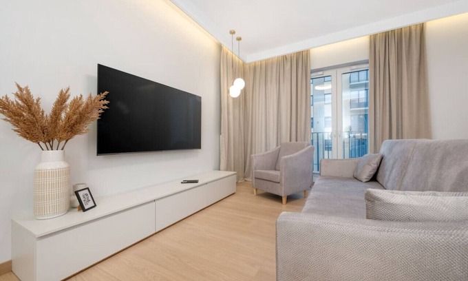 Lodz Apartment | Łódź Prestige Suites - 64m2, Parking, Office Room by Rentujemy